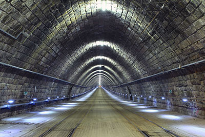 תמונות מטוסים רכבות   מנ הרה של רכבת _Railway tunnel