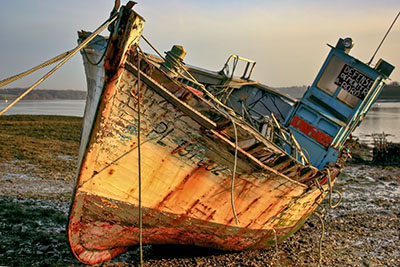 ספינה ישנה   ספינה ישנה    סירה ישנה 129   _boat_on_the_beach