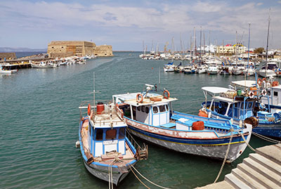 סירות בנמל - כרתים   יוון