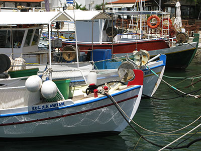 סירות בנמל - כרתים   יוון