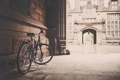 אופנייםאופניים_building-vintage-bike-monument