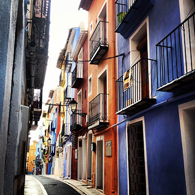 רחוב צבעוני_Colorful-streets-villajoyosa