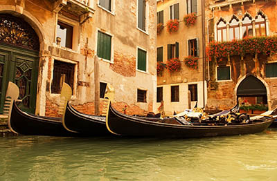 ונציה  -  Veniceונציה  -  Venice    _gondolas_houses_sea_venice_architecture